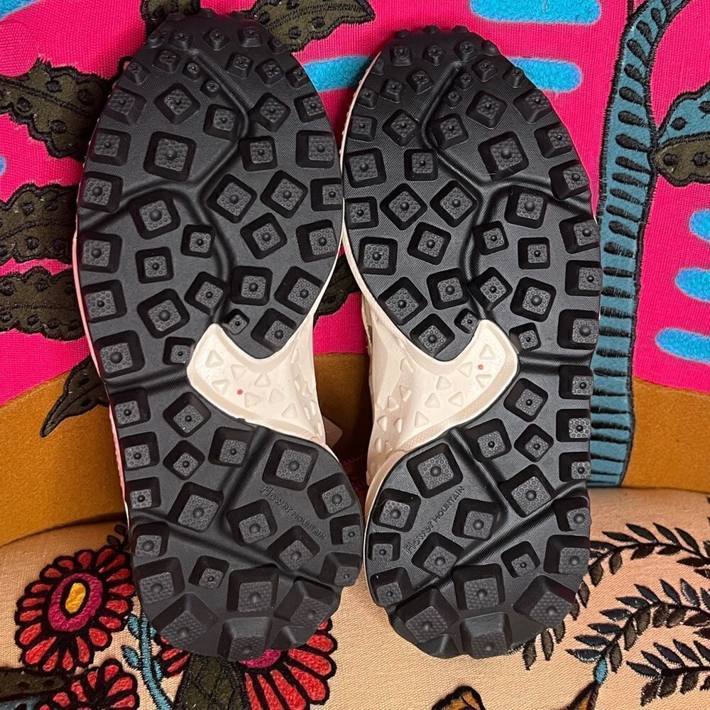 Free People FLOWER MOUNTAIN
Sneakers  - Picture 6 of 8